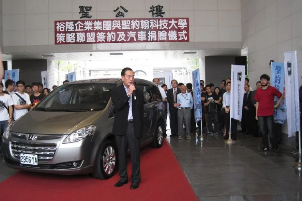 車友發起繫絲帶悼念　感謝嚴凱泰對納智捷貢獻