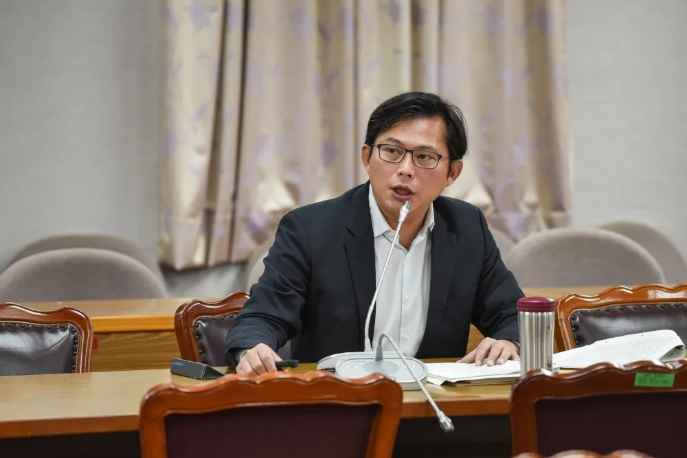 台糖土地上開酒店　黃國昌批：高雄市政府瞎了嗎