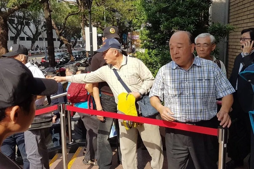 【軍改釋憲案】正反激辯交鋒　退伍軍人湧入說明會旁聽