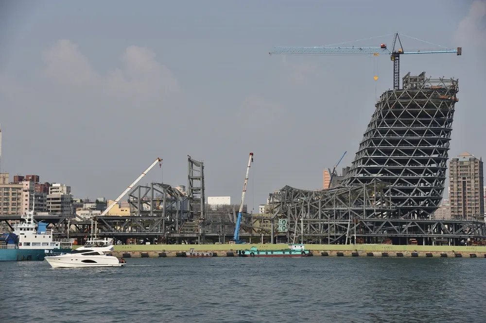 散布高雄大樓倒塌假消息　8日到案：擔心復興空難、普悠瑪意外重演