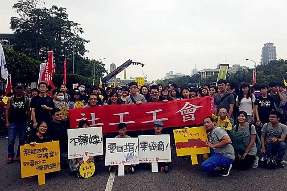 【內幕】揭社工血汗真相　以「愛心專案」名義遭雇主扣薪回捐