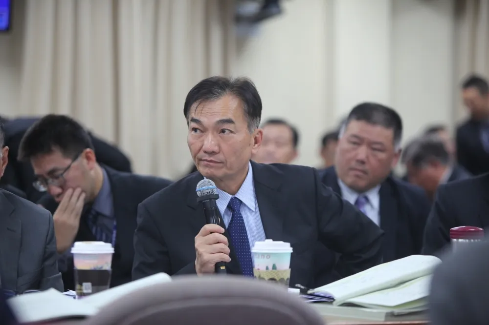 海軍微型飛彈突擊艇先建原型艇　測評後再決定是否量產