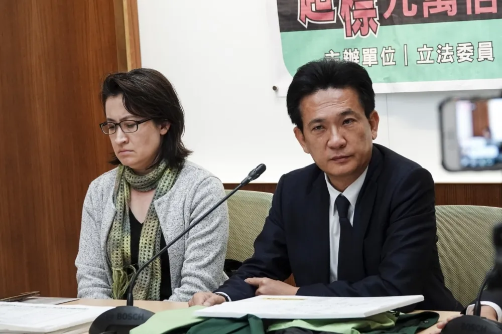 郵務士制服全氟化合物超標9.2萬倍　林俊憲：郵局慢性謀殺基層