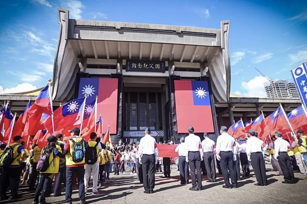 【直播】向中華民國告白　前國防部長：對國旗舉起摯愛的火炬