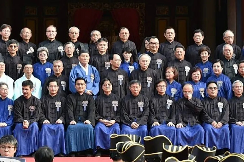 柯P首度出席祭孔大典　怨氣未消與葉俊榮互動冷冰冰