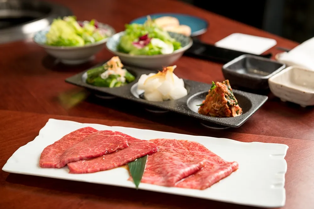 侯布雄也吃過！日本第一燒肉 YORONIKU 首家海外旗艦店「梵燒肉」12/21 插旗台北 