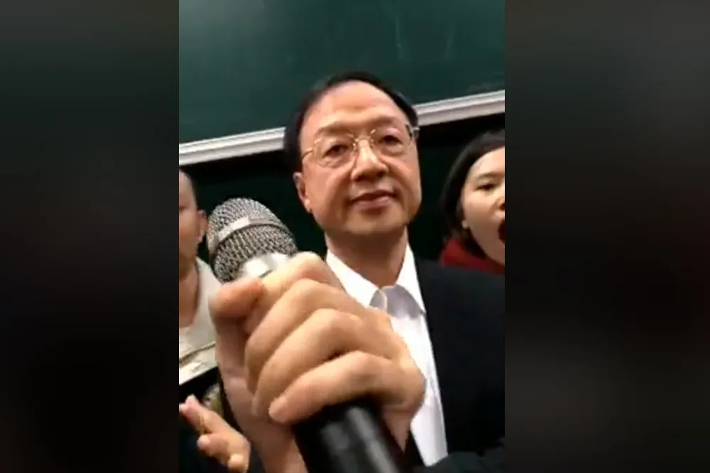 江宜樺演講遭暴力驅逐　台大政治系學會致上「十二萬分歉意」