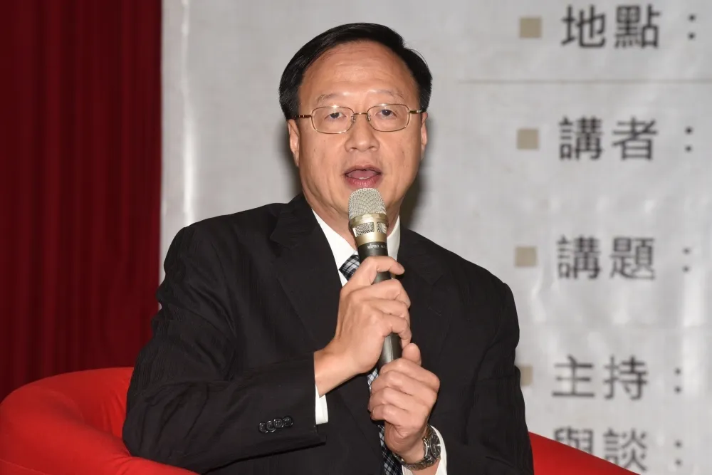 受邀演講遭學生轟出台大　江宜樺：仍願與學生公開討論太陽花