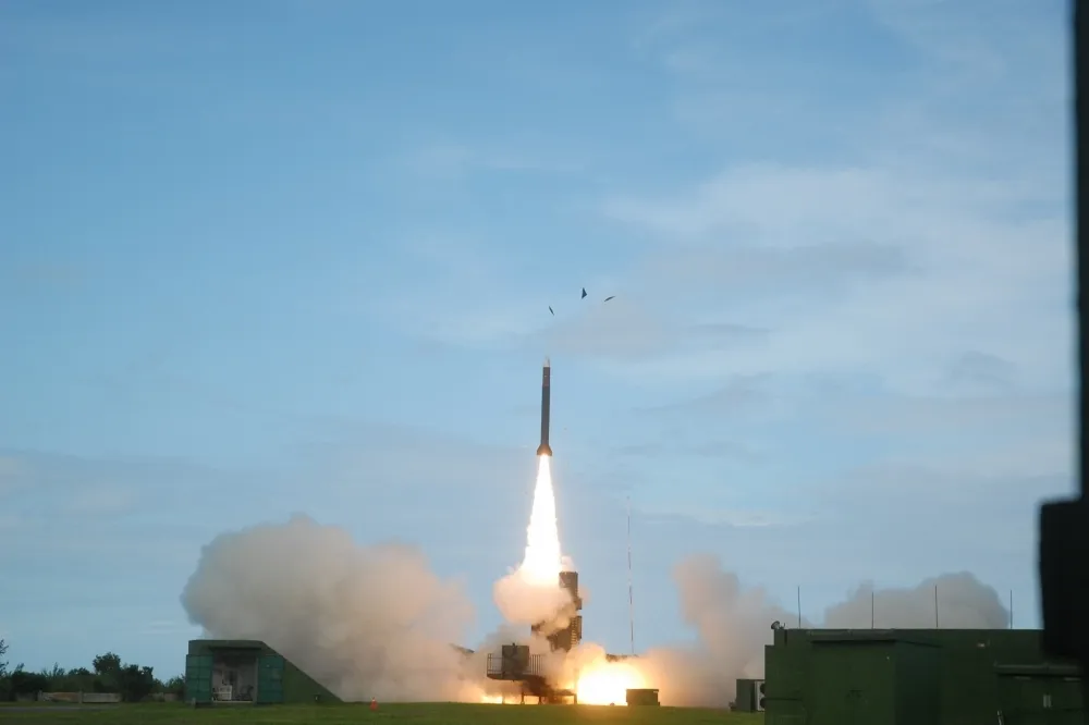 【獨家】台版蕯德系統成型　新型弓三靶彈射高百公里測試成功　
