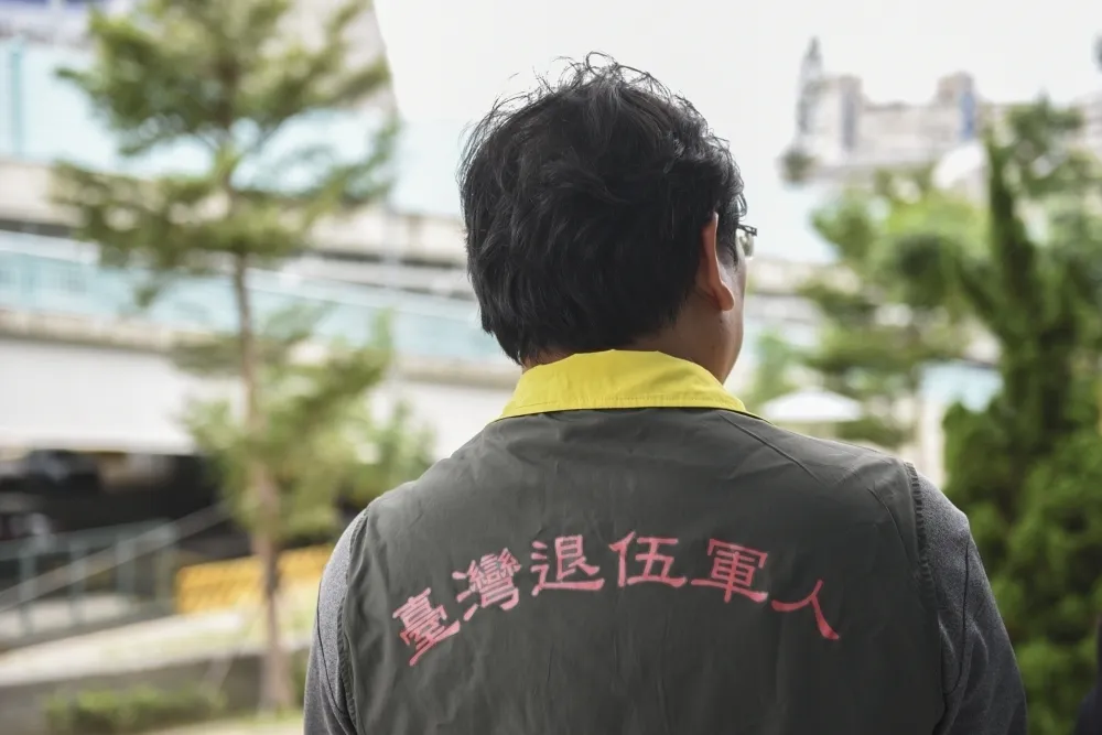 誤發53人退休金　國防部辯：依法行政通知繳回