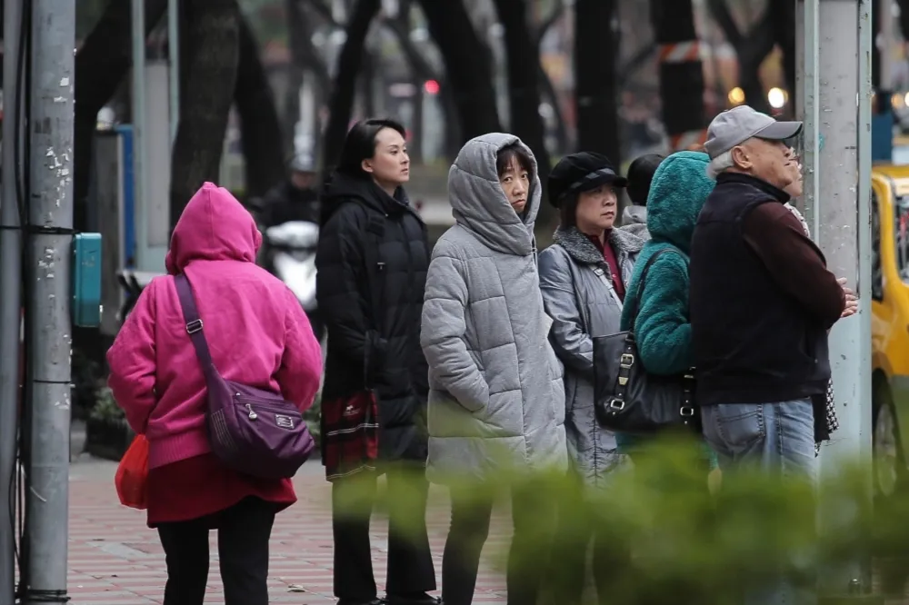 【暖冬快閃】23日起濕冷一周　2波冷空氣接力低溫剩12℃