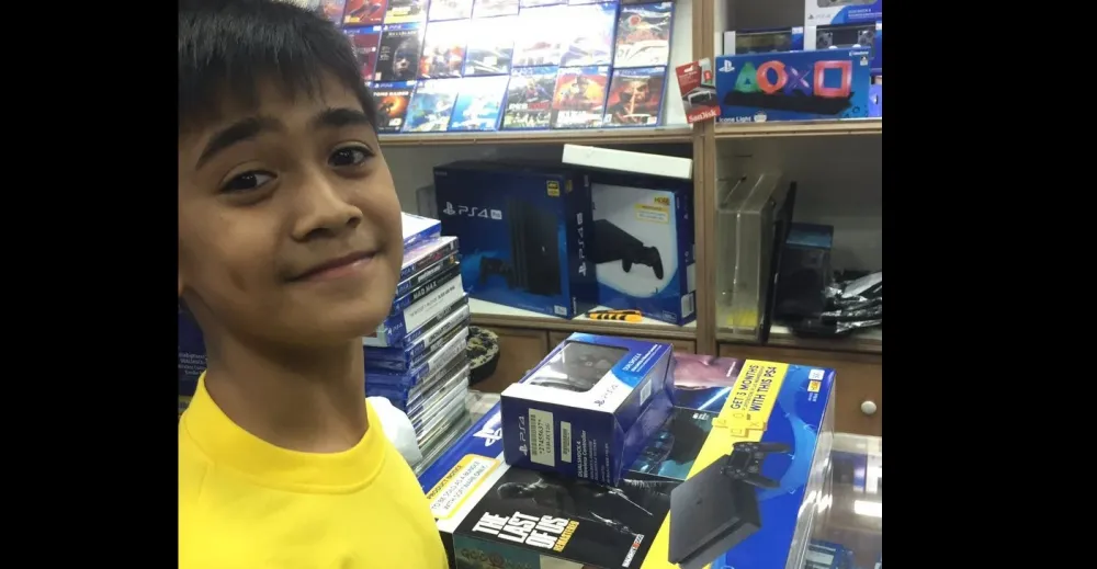 12歲男孩自立自強　出租漫畫存錢買下屬於自己的PS4主機
