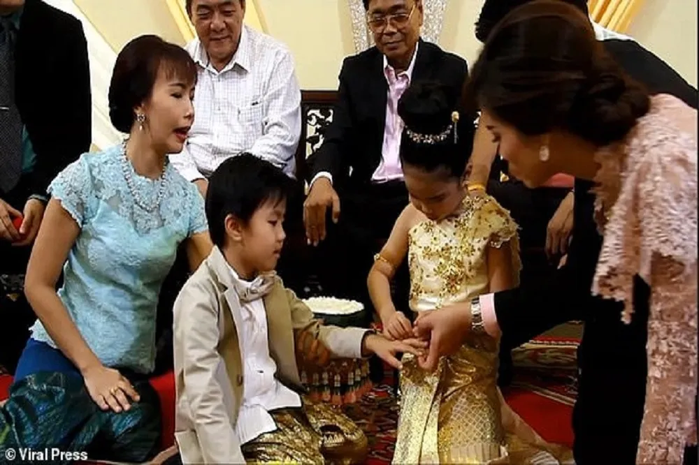 愛到不可分離的前世戀人　泰國6歲龍鳳胎奉父母命結婚
