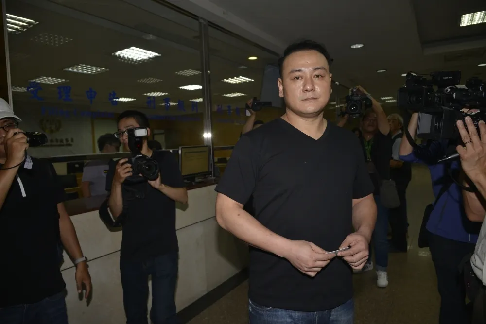 【台大生濺血】白狼次子25萬交保　北檢成立專案小組全面清查