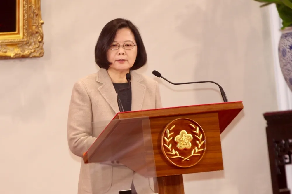 中研院前院長李遠哲及獨派大老發布公開信　要求蔡英文放棄連任