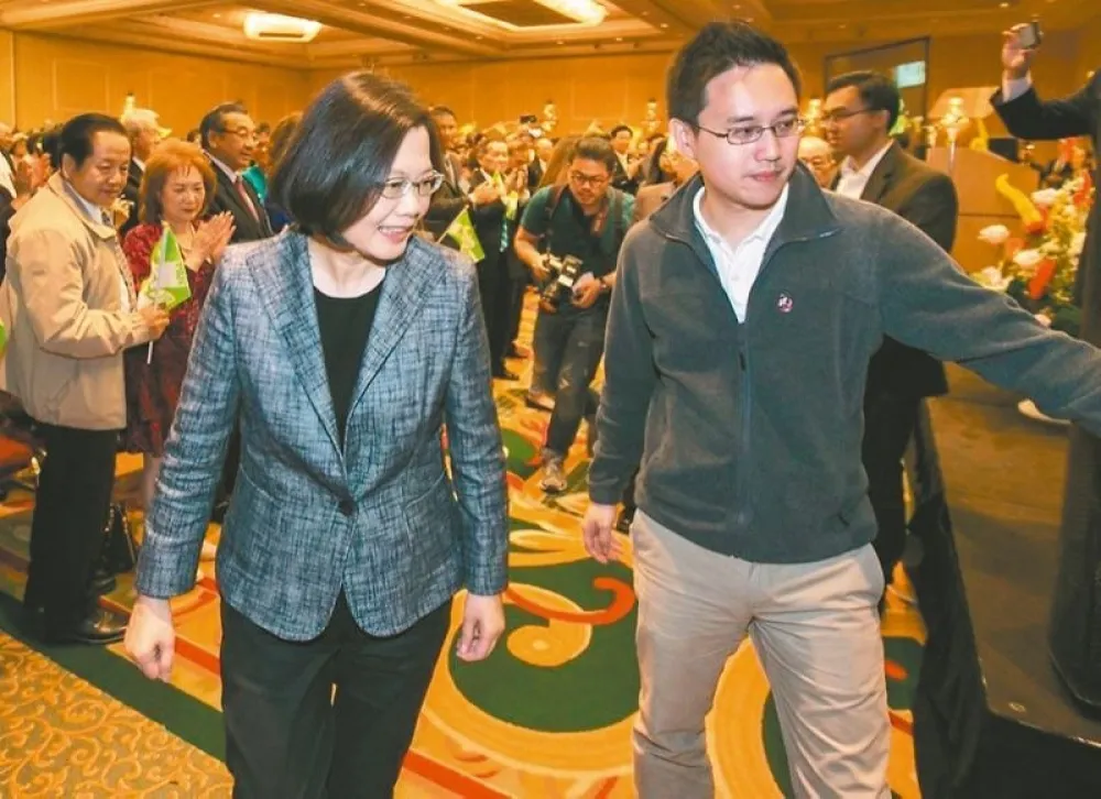 「口譯哥」任華府政治組長真的破壞制度嗎