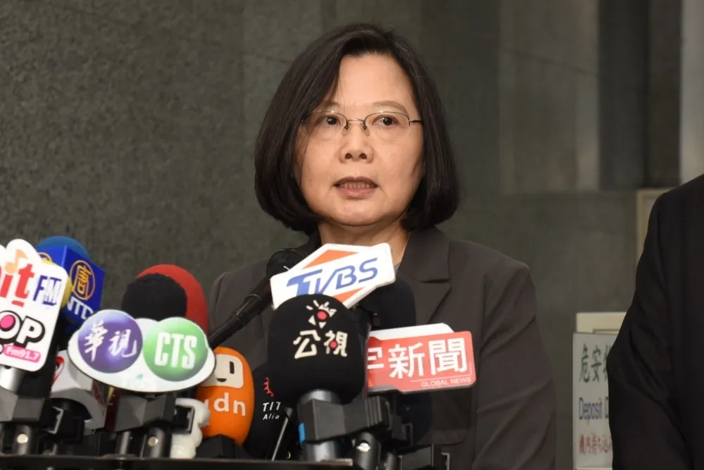 蔡英文：台灣人民不欠民進黨　藍營反譏「民進黨欠台灣人民一個公道」