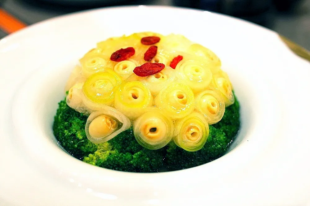 CNN 評點素食點心 No.1！香港最好吃的素食餐廳「心齋」1/12 落腳微風南山