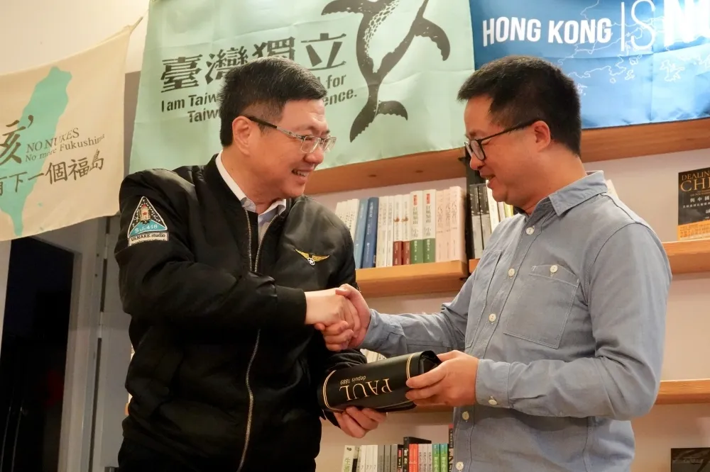 歡迎師兄弟歸位　卓榮泰邀羅文嘉出任民進黨秘書長