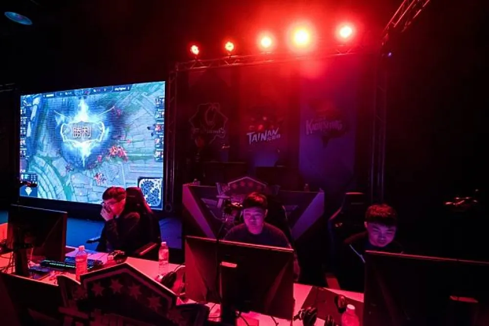 【六都電競爭霸戰】電競快訊：直落三！AHQ Fighter實力稱霸六都