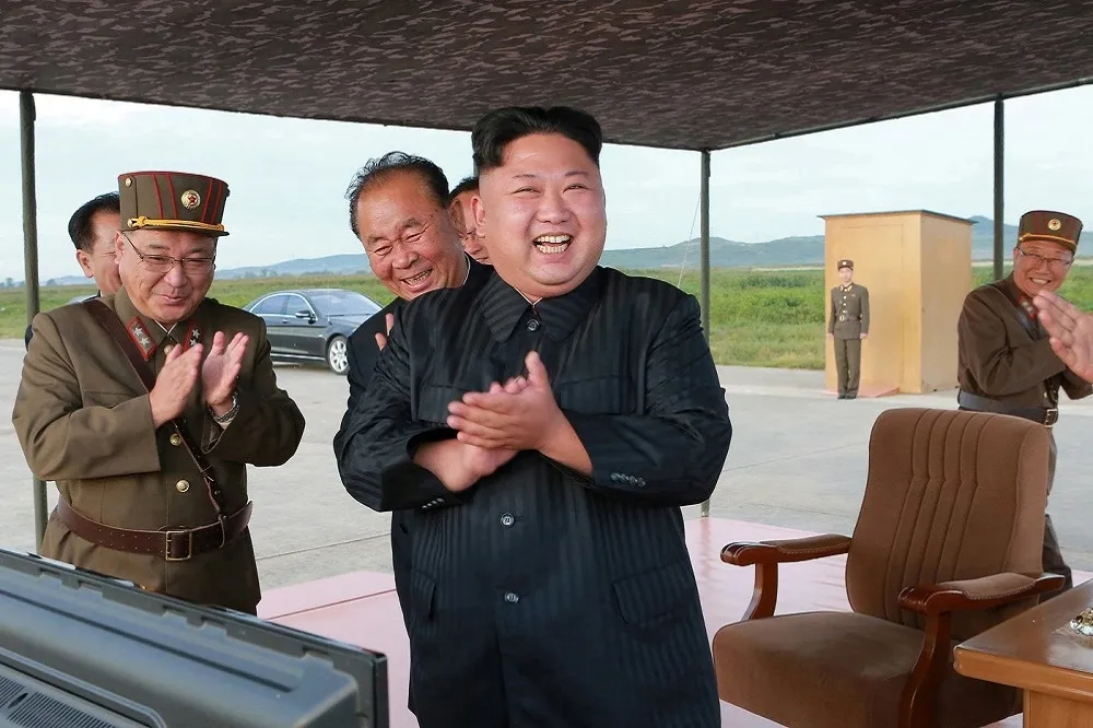 北韓證實試射「火星-12」飛彈　金正恩嗆：美國給我閉嘴