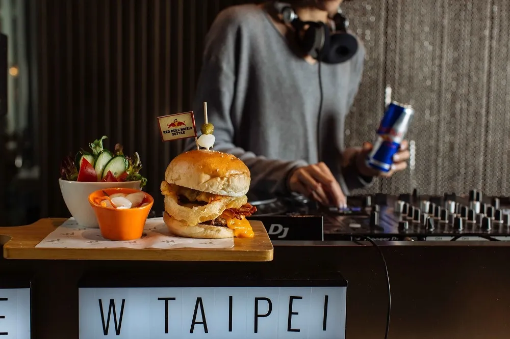 【有片】台北W飯店 x RED BULL MUSIC 3STYLE 世界 DJ 大賽「W DJ 選手村」大公開！