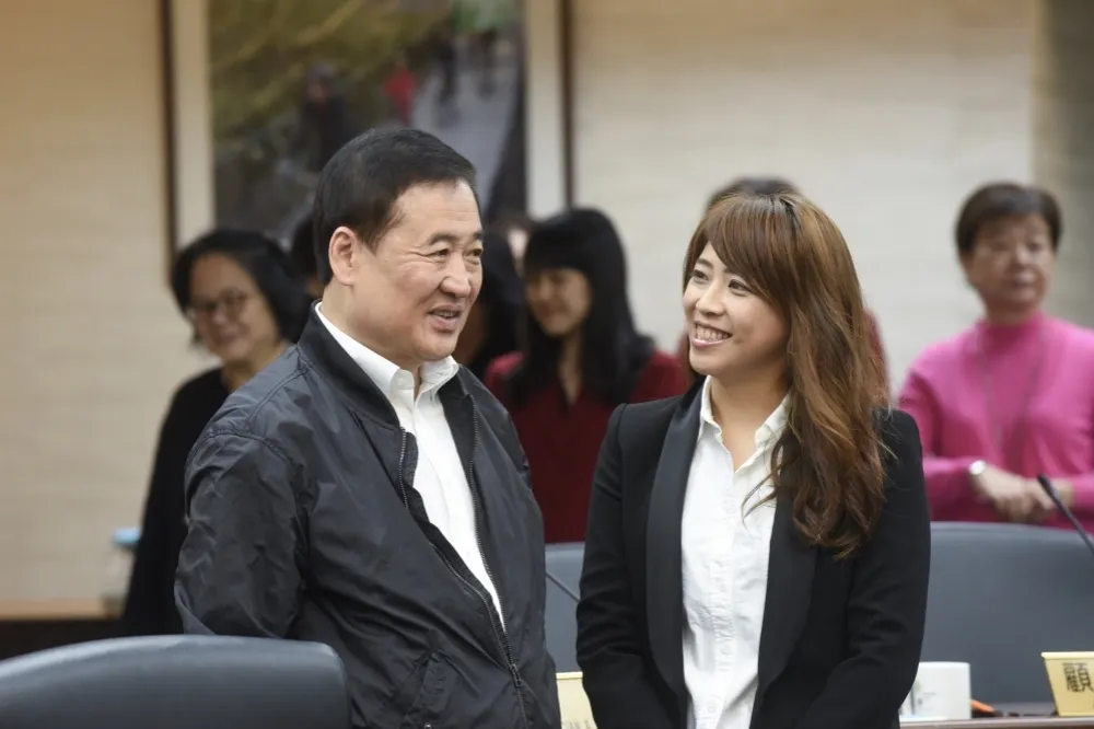 陳景峻為同黨何志偉站台　陳思宇：體諒他有黨紀壓力　