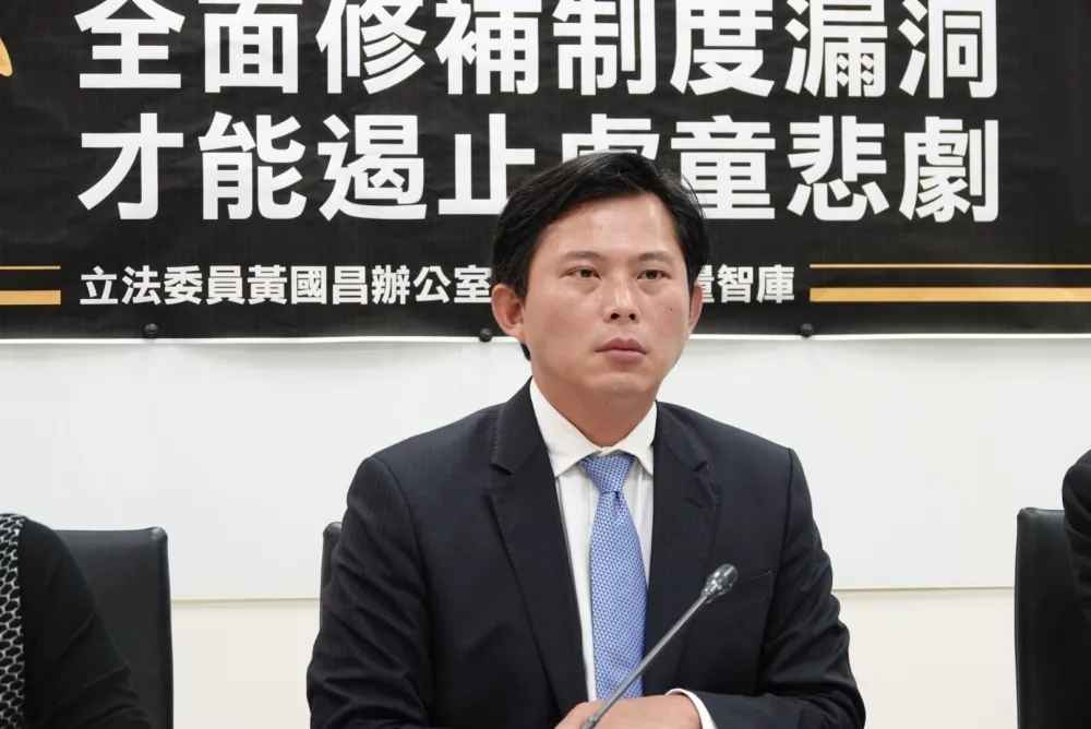 辭時代力量黨主席　黃國昌：卸黨務繼續堅守崗位