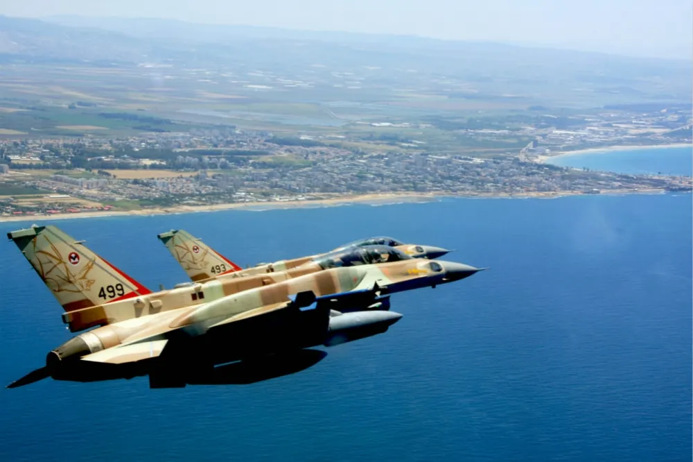 以色列派4架F-16戰機空襲大馬士革　敘利亞稱「成功攔截」7枚飛彈