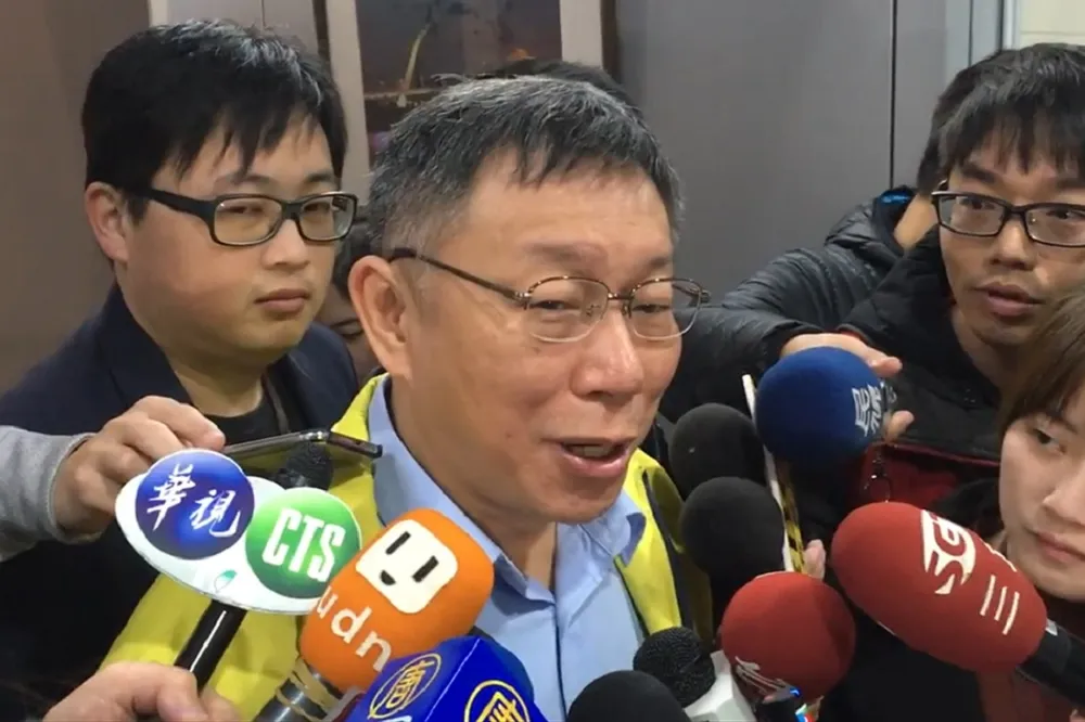 正面開槓新潮流　柯文哲怒嗆段宜康：曲棍球吞下去再發問