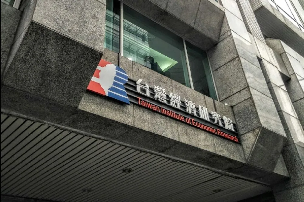 中美經濟成長趨緩　台經院警訊：小心企業大裁員