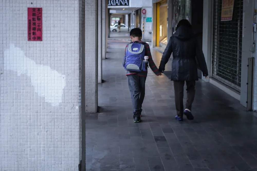 私刑歪風無助嚇阻兒虐慘案　法官：不如雞婆撥113通報