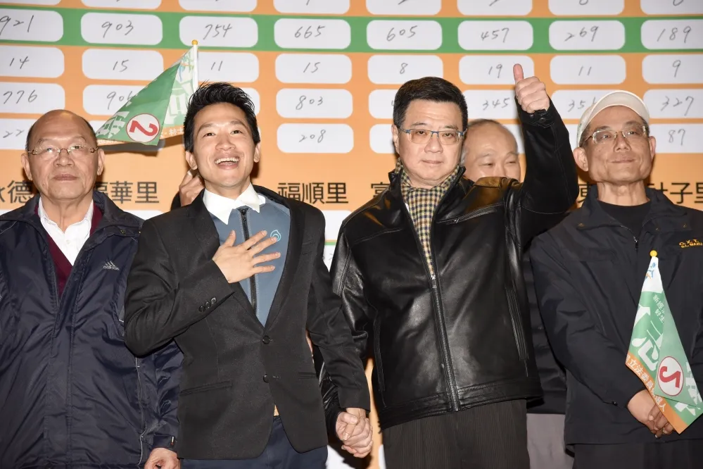 何志偉火力全開點名陳思宇抹黑　痛批柯文哲沒遏止還搧風點火
