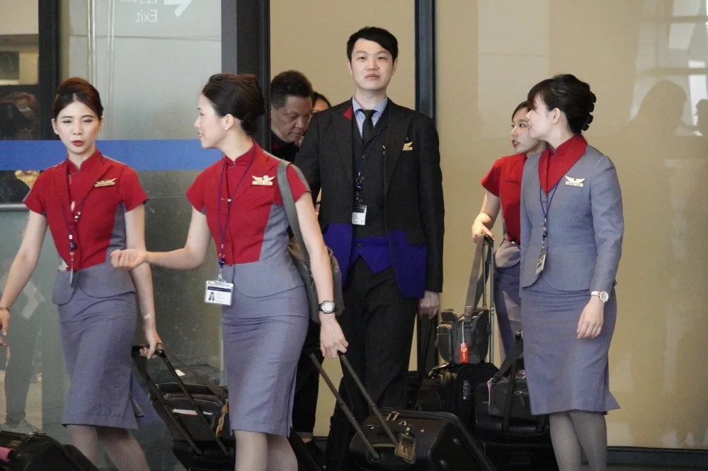 空服員集體請颱風假造成不便　不是空服員的責任