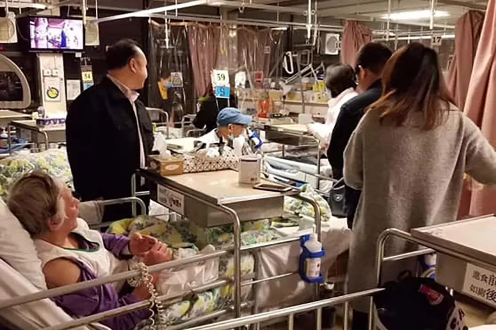 【香港悲歌】生沒床位死沒停屍格　港醫護的絕望吶喊