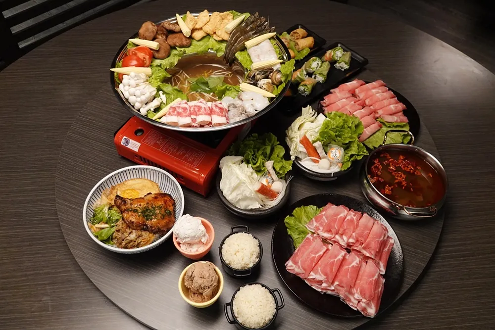 【有片】全台首家乾式熟成牛肉越式鍋物「粉享喫鍋」 　越南小吃、熱炒通通吃得到