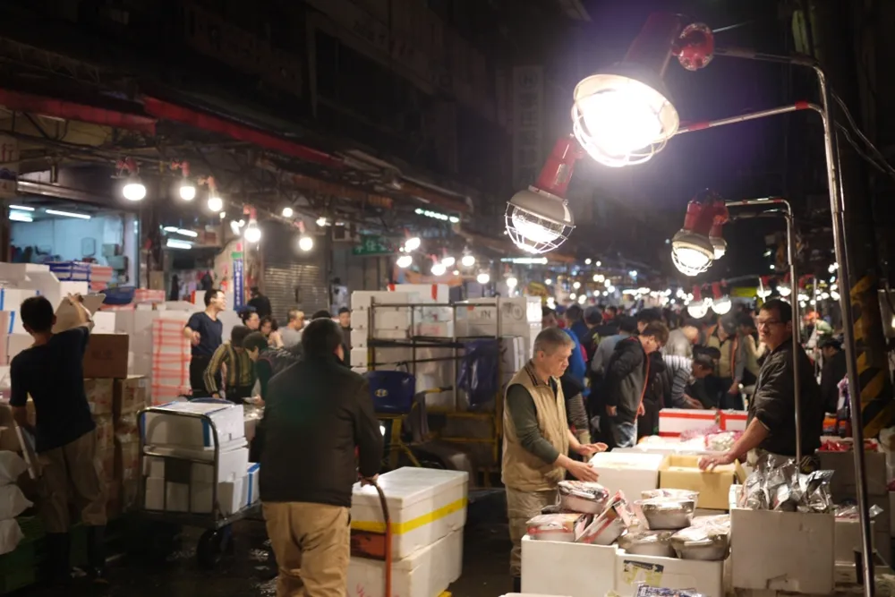 【走春片】走逛崁仔頂漁市、夜訪艾克猴酒吧　漫步基隆行程表公開！