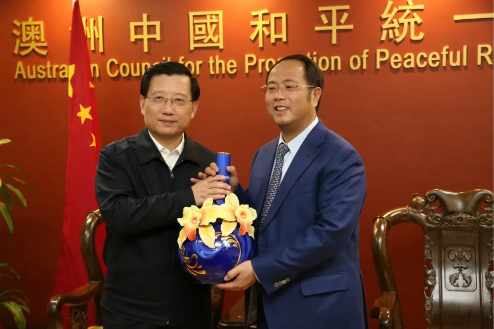 【疑與中共統戰部走太近】澳洲政壇最大金主之一　華裔富豪黃向墨突遭取消永居權