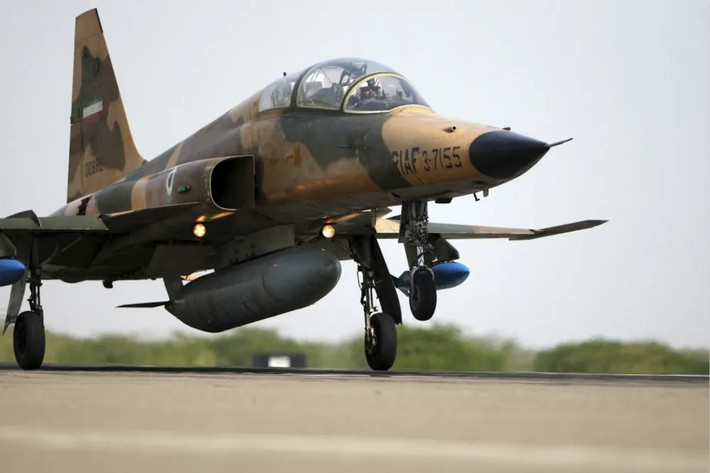 【老當益壯】完成延壽工程　伊朗空軍現役幻象F1與F-5戰機重返天際