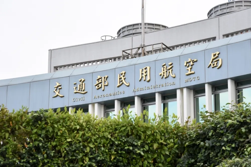 控華航只敢講「飛時」不公布「工時」　飛齡25年機師批：惡意抹黑飛行員