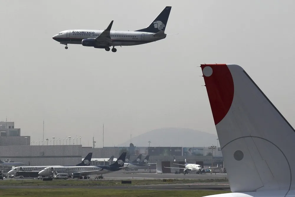 搭一趟飛機你付給機師多少錢