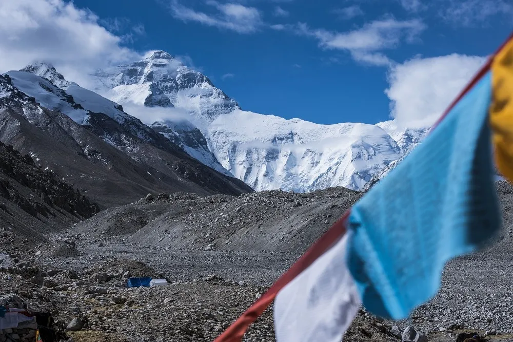 聖母峰成全球最高垃圾山　中國政府禁入海拔5200公尺以上區域