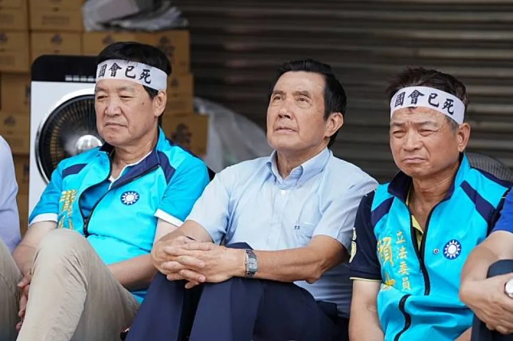 探視禁食藍委　馬英九批民進黨：全面法西斯
