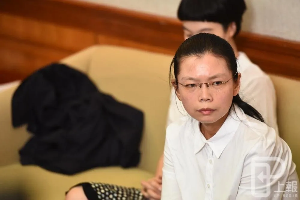 不請律師　李凈瑜首發聲：我何必花大錢配合導演來演戲呢