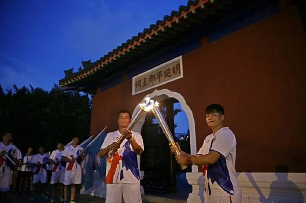市大運聖火抵達台南　點亮古城之美