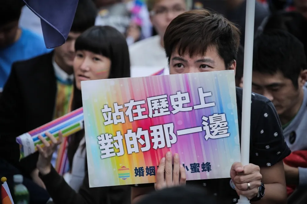 社評：不給同志結婚當然是違憲的