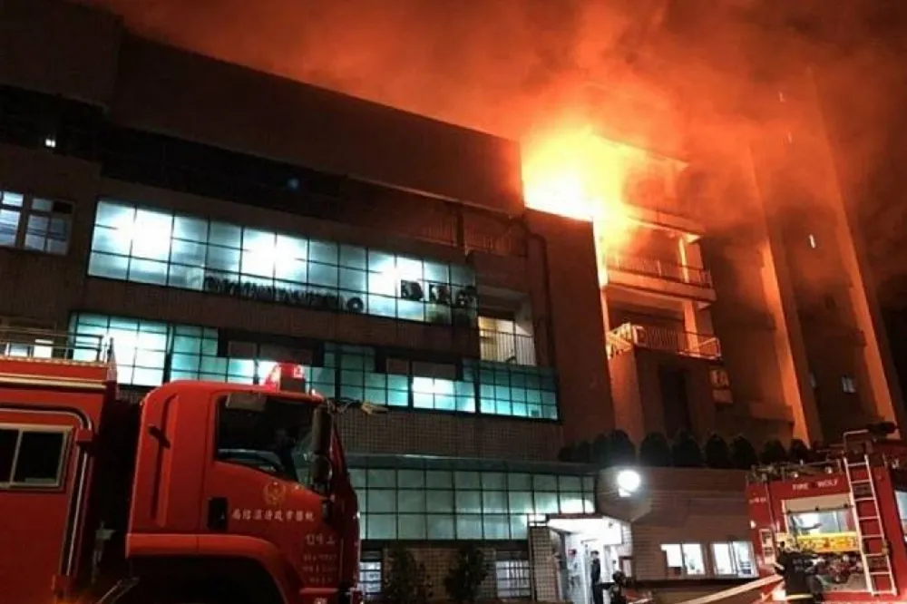 【敬鵬大火取8命】董座黃維金等6人遭起訴　指揮官3人無過失
