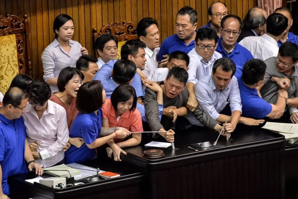 【前瞻動手腳】林為洲領國民黨占主席台　10分鐘玩完還被K頭