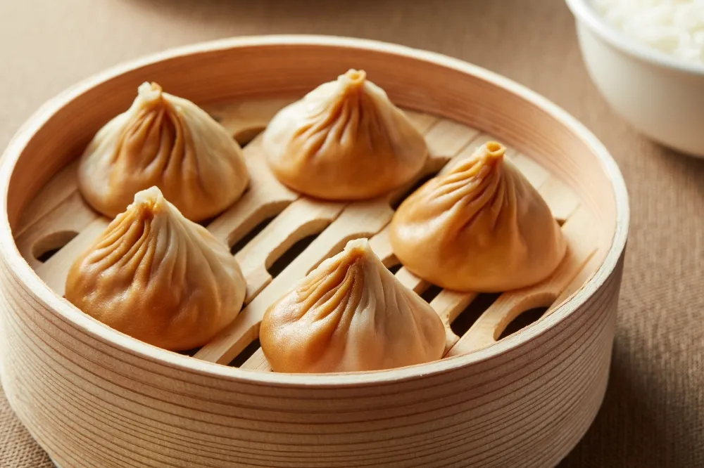 【有片】台灣限定滷肉飯小籠包只送不賣！樂天皇朝進駐大直 ATT 4 Recharge 限時兩日7折　