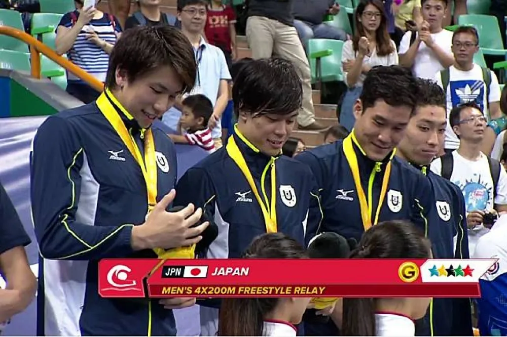 世大運吉祥物「熊讚」萌力難抵擋　日本選手入手笑開懷
